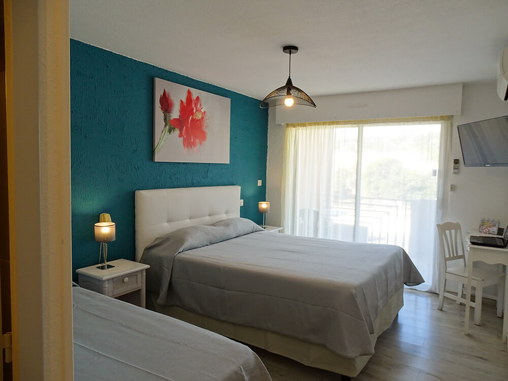 Chambre de la suite de l'hôtel Vénezia à Sète