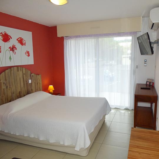 Chambre Twin de l'hôtel Vénezia à Sète, avec lit en 90 cm, 140 ou 160 cm