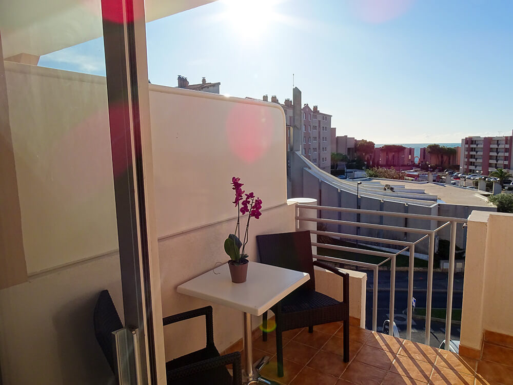 Terrasse de la suite de l'hôtel Vénezia dans l’Hérault