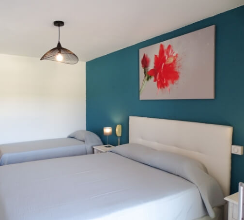 Chambre de la suite de l'hôtel Vénezia à Sète